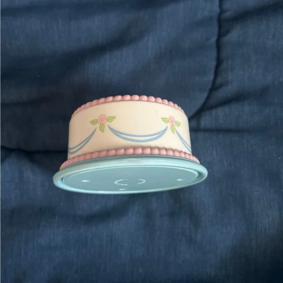 American Girl Bitty Baby Happy Birthday Musical Rotating Cake (Birthday Set) - Picture 4 of 8